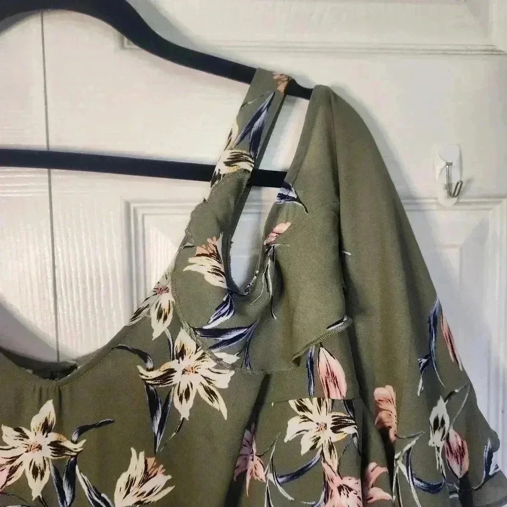 George Plus Size Olive Floral Cold Shoulder Top | Flowy Ruffle | 1X - Picture 5 of 11